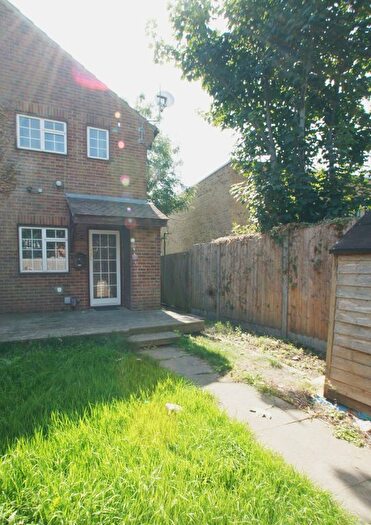 1 Bedroom Semi-Detached House To Rent In College Gardens, London, SW17