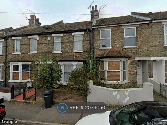 3 Bedroom Terraced House To Rent In Russell Road, Gravesend, DA12