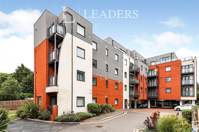 2 Bedroom Apartment For Sale In King Edwards Court, Walnut Tree Close, Guildford, GU1