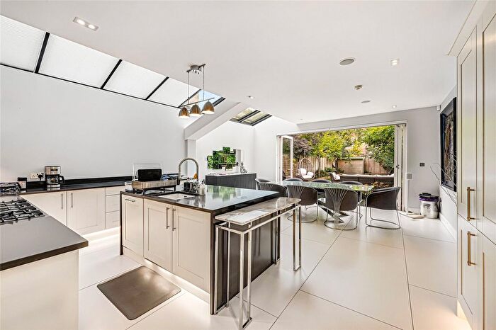 6 Bedroom Semi-Detached House To Rent In Lysia Street, London, SW6