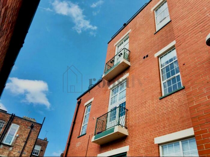 2 Bedroom Maisonette To Rent In Whirligig Lane, Taunton, TA1