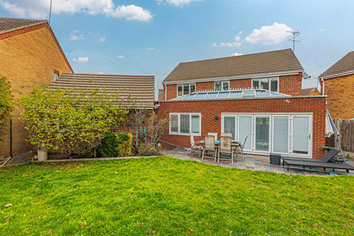 4 Bedroom Detached House For Sale In Rowan Close, Rayleigh, SS6