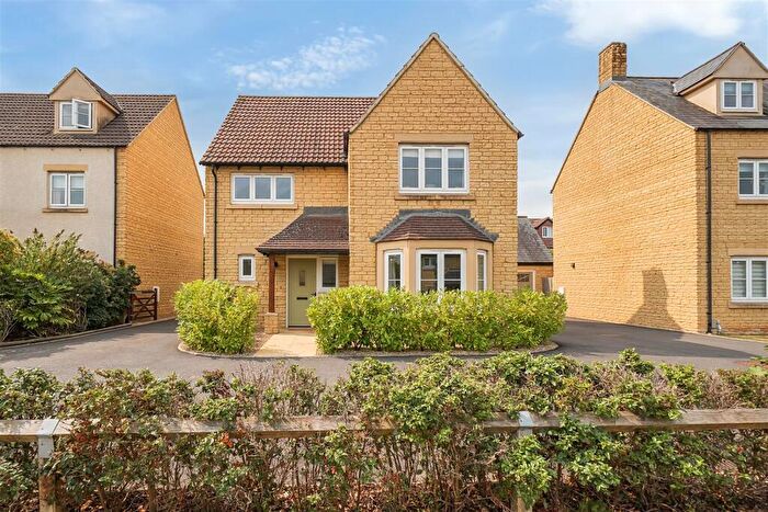 4 Bedroom Detached House For Sale In Barrington Court, Sutton Benger, Chippenham, SN15