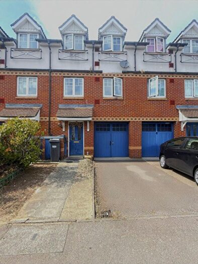 3 Bedroom Town House To Rent In Williams Drive, Hounslow, TW3