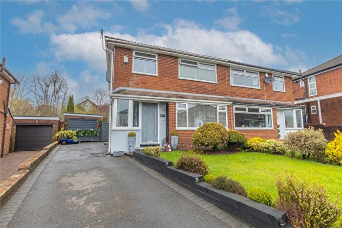 3 Bedroom Semi Detached House For Sale In Greenvale, Rochdale, Greater Manchester, OL11