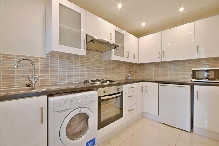1 Bedroom Flat To Rent In Cavendish Road, Willesden Green, NW6