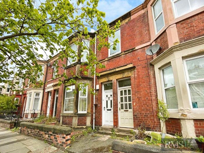 3 Bedroom Flat For Sale In Helmsley Road, Newcastle Upon Tyne, NE2