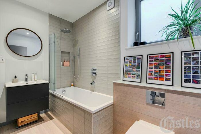 2 Bedroom Flat For Sale In Printworks House, Crouch End, N8