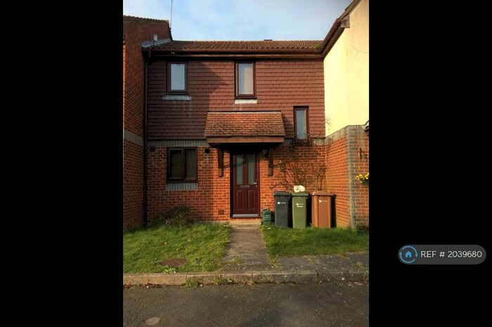 2 Bedroom Terraced House To Rent In Bowers Close, Guildford, GU4