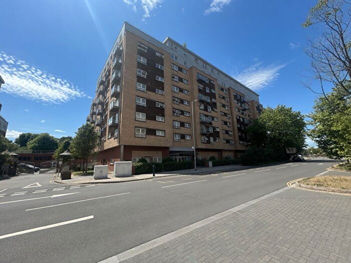 2 Bedroom Flat To Rent In Cherrydown East, Basildon, SS16