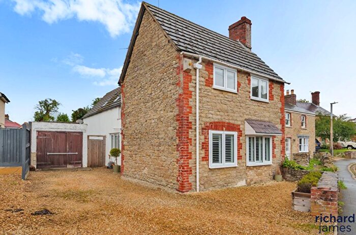 4 Bedroom Detached House For Sale In St Philips Road, Stratton St Margaret, Swindon, SN2