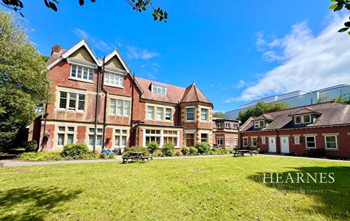 4 Bedroom Apartment For Sale In Roysdean Manor, Derby Road, Bournemouth, BH1