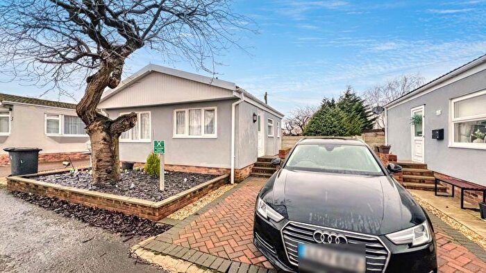 1 Bedroom Detached Bungalow For Sale In Cedar Avenue, Charnwood Park Estate, Scunthorpe, DN15
