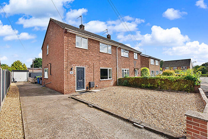 3 Bedroom Semi-Detached House For Sale In Bridge Place, Saxilby, LN1