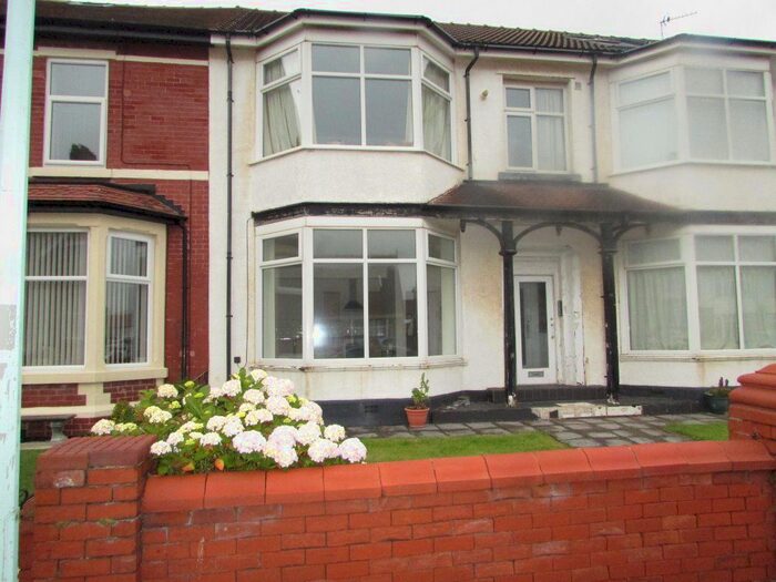 1 Bedroom Flat To Rent In Chatsworth Avenue, Blackpool, Lancashire FY2