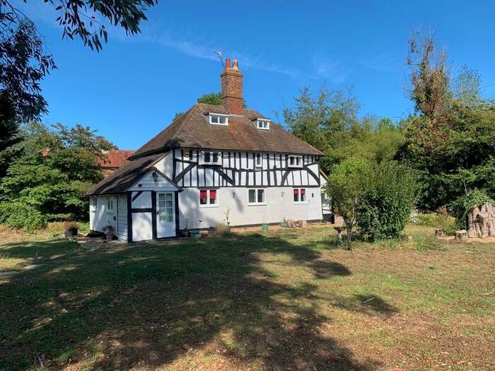 2 Bedroom Property To Rent In Maidstone Road, Paddock Wood, Tonbridge, TN12