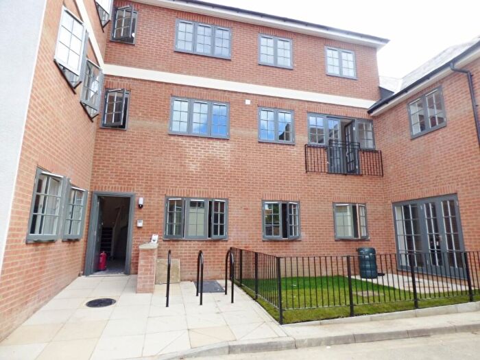 1 Bedroom Flat To Rent In Leatherhead, KT22
