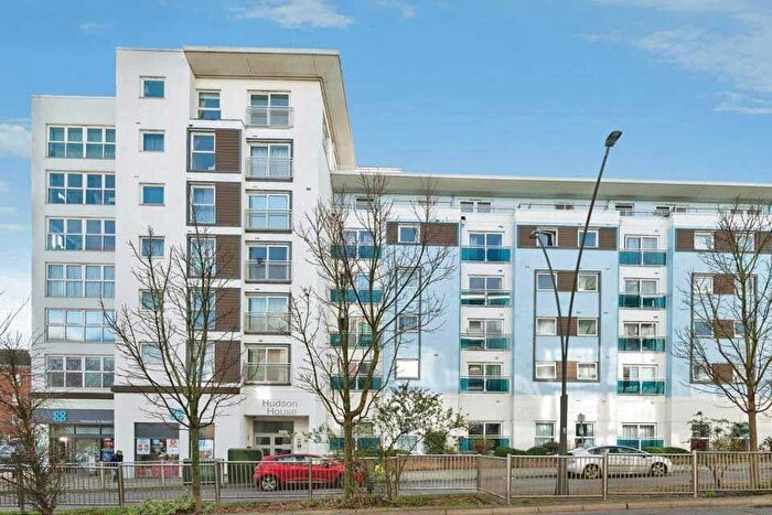 1 Bedroom Flat For Sale In Station Approach, Epsom, KT19