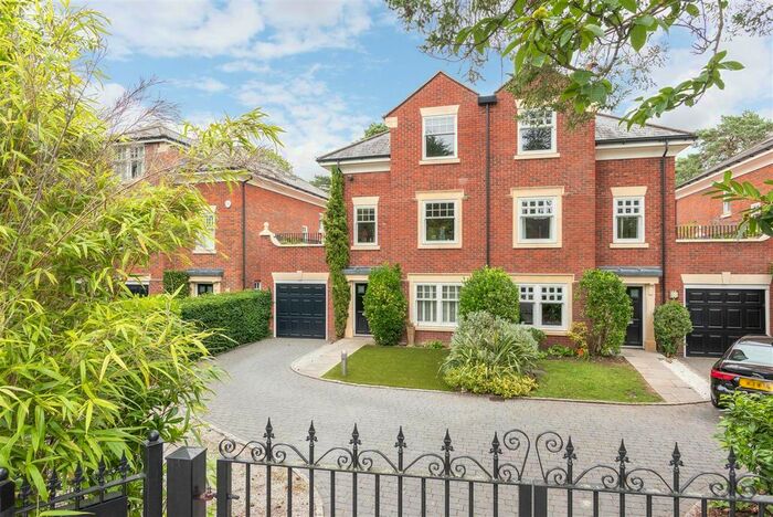 4 Bedroom Semi-Detached House For Sale In Grange Court, Old Avenue, Weybridge, KT13
