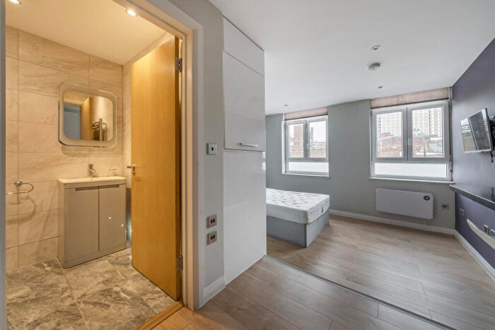 Flat To Rent In Mercia Grove, London, SE13