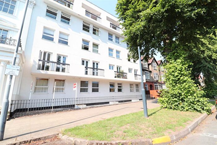 2 Bedroom Apartment For Sale In Beauchamp Avenue, Leamington Spa, CV32