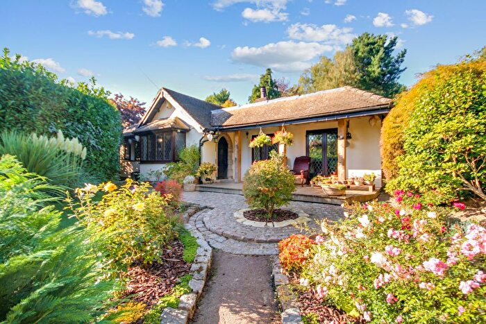 2 Bedroom Detached Bungalow For Sale In High Street, Cowden, TN8