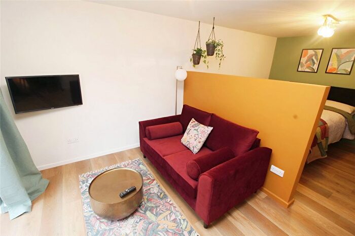 1 Bedroom Flat To Rent In Palatine Road, Manchester, Greater Manchester, M20