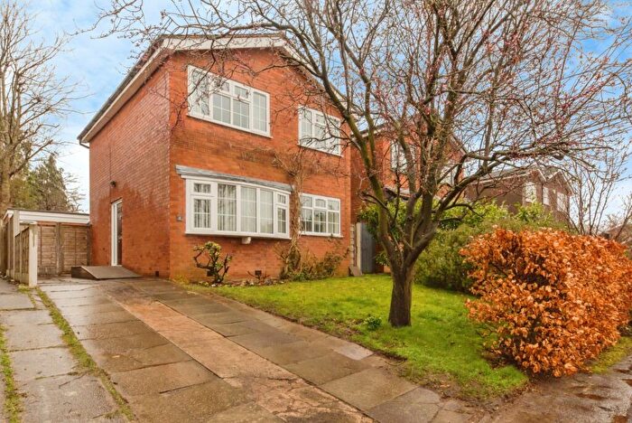 3 Bedroom Detached House For Sale In Truro Close, Macclesfield, Cheshire, SK10