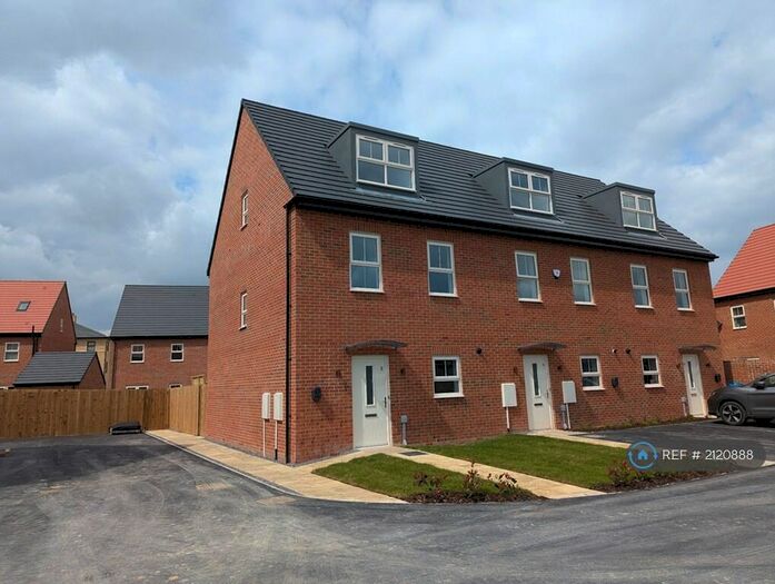 3 Bedroom End Of Terrace House To Rent In Ashbridge Close, Beverley, HU17