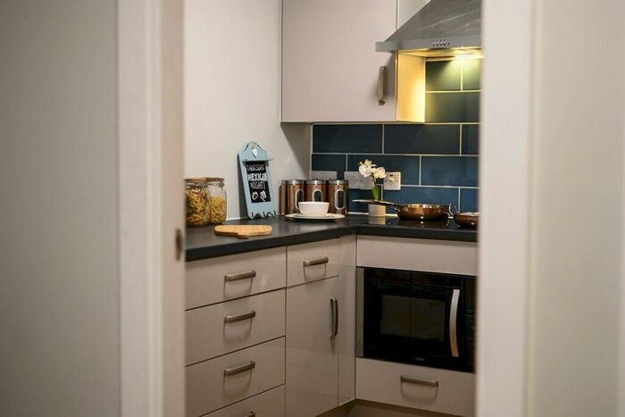 2 Bedroom Apartment To Rent In Bedroom Apartment In Queen Street, Sheffield, S1