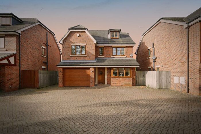 5 Bedroom Detached House For Sale In Kenilworth Road, Balsall Common, Coventry, CV7