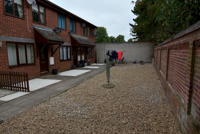 1 Bedroom Flat To Rent In Ruxton Close Swanley, BR8