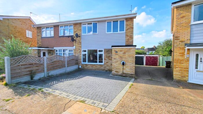 3 Bedroom Semi Detached House For Sale In Bodell Close, Grays, RM16