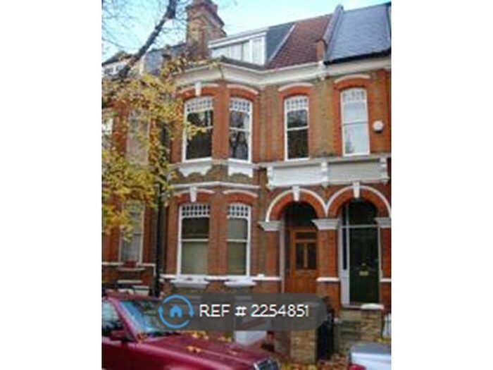 3 Bedroom Maisonette To Rent In Sotheby Road, London, N5