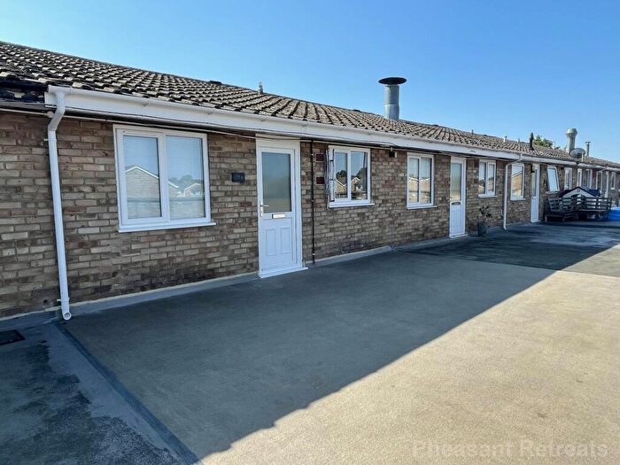2 Bedroom Flat To Rent In Burwell Drive, Witney, OX28