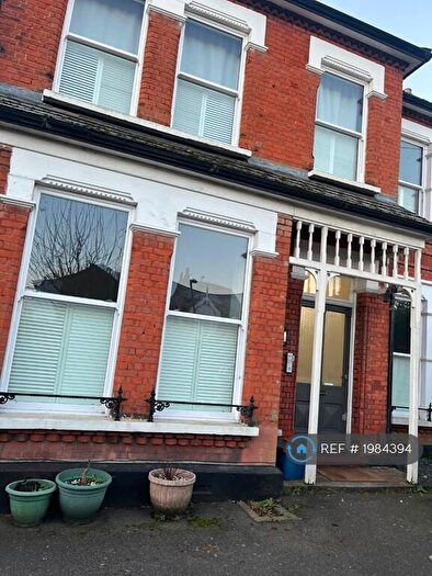 2 Bedroom Flat To Rent In Lawrence Road, London, SE25