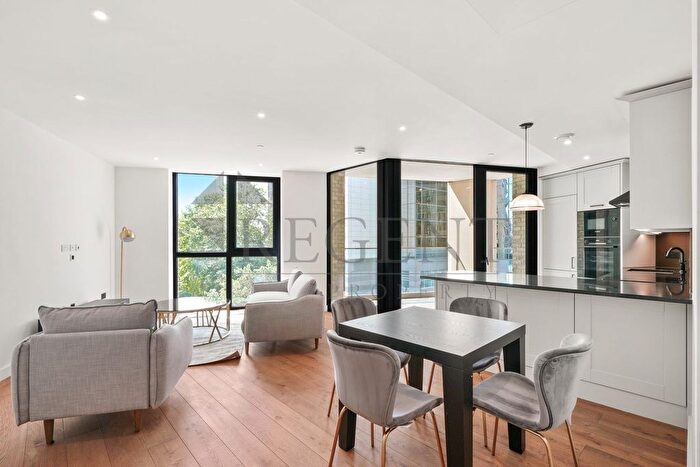 3 Bedroom Flat To Rent In Emery Way, London Dock, E1W