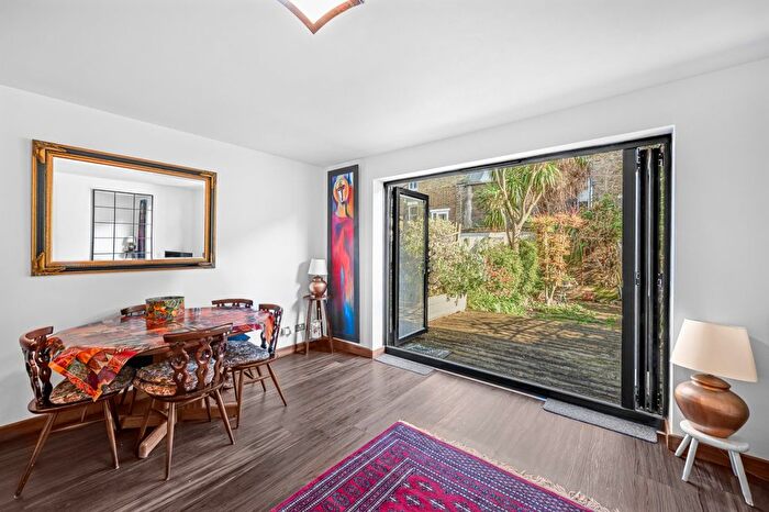 5 Bedroom Terraced House For Sale In Greenham Close, Waterloo, SE1