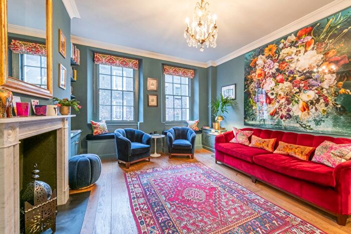 1 Bedroom Flat For Sale In Monmouth Street, Seven Dials, WC2H