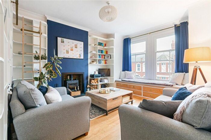 2 Bedroom Maisonette For Sale In Fieldhouse Road, London, SW12