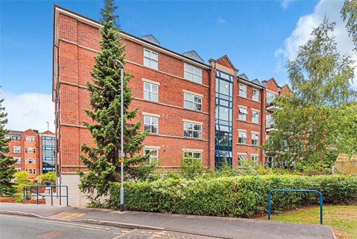 2 Bedroom Flat For Sale In Carisbrooke Road, Far Headingley, Leeds, LS16