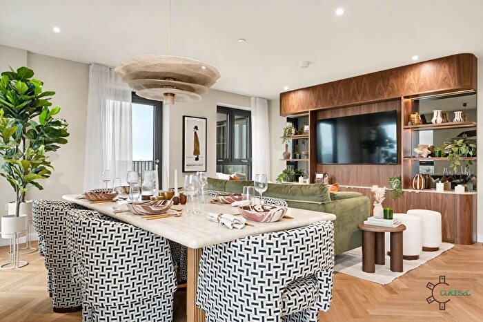 3 Bedroom Penthouse For Sale In Dragonfly Walk, Manor House, London, N4