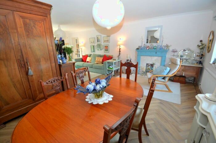 3 Bedroom Bungalow For Sale In The Maltings, High Street, Epworth, DN9