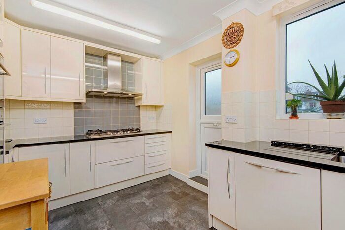 4 Bedroom Property To Rent In Grasmere Avenue, London, SW19