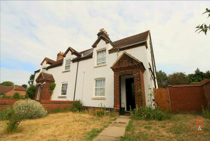 3 Bedroom Semi-Detached House To Rent In Briarwood End, Colchester, Essex, CO4