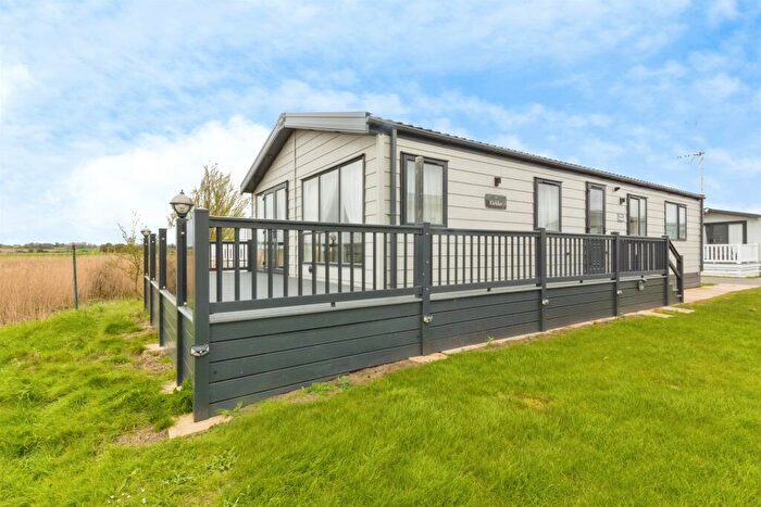 3 Bedroom Lodge For Sale In Low Road, Harwich, CO12