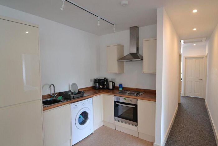 3 Bedroom Flat To Rent In Storrington, West Sussex, RH20