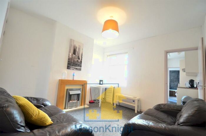 4 Bedroom End Of Terrace House To Rent In Student Property - Westminster Road Selly Oak, Birmingham, B29