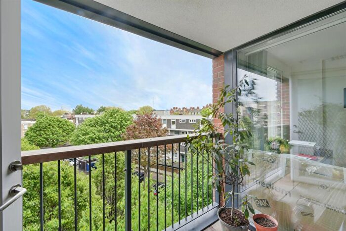 1 Bedroom Flat To Rent In Appold Court, Godfrey Place, E2