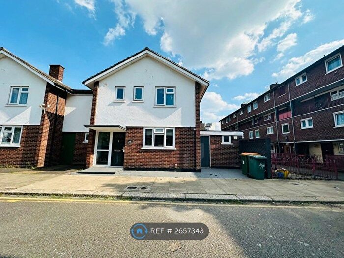 Studio To Rent In Oxford Road, London, E15